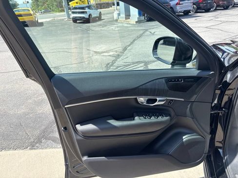 Used 2020 Volvo XC90 T6 Momentum AWD/4WD image 15