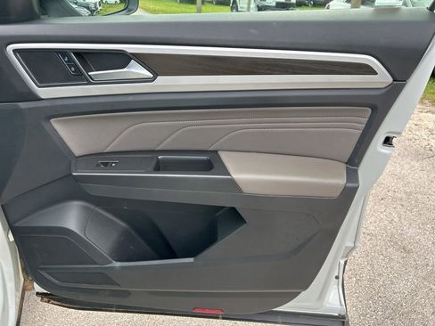 Used 2022 Volkswagen Atlas SE w/ Black Wheel Package image 35