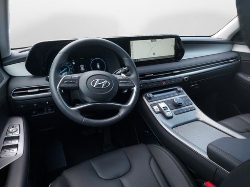 Certified 2025 Hyundai Palisade SEL image 11