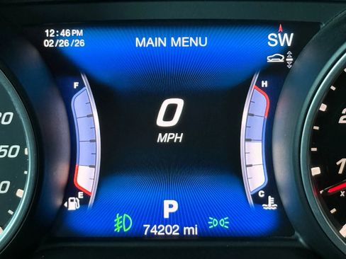 Used 2017 Maserati Levante w/ Luxury Package image 14