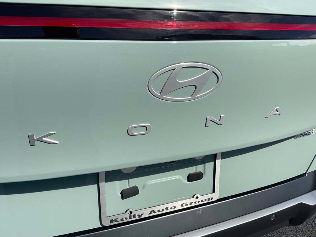 Certified 2024 Hyundai Kona Limited AWD/4WD image 11