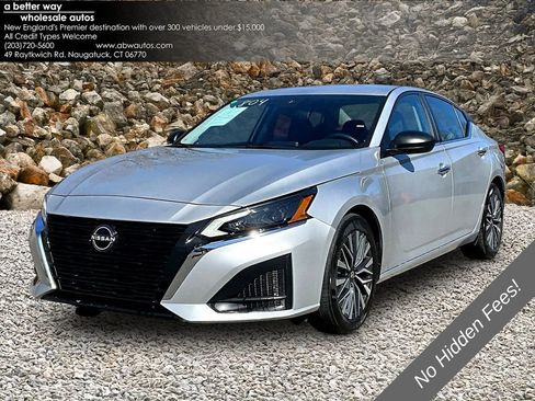 Used 2024 Nissan Altima 2.5 SV FWD image 1