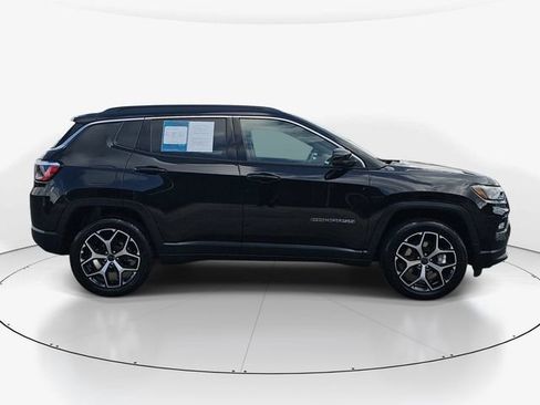 Used 2025 Jeep Compass Limited AWD/4WD image 5