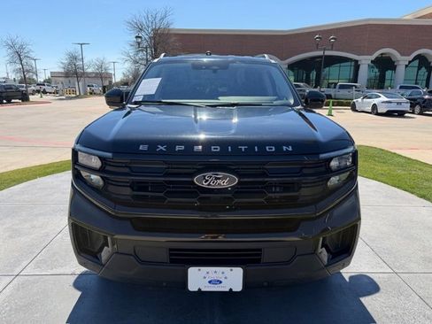 Used 2025 Ford Expedition Active image 2