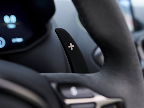 Used 2023 Aston Martin V8 Vantage Roadster image 60