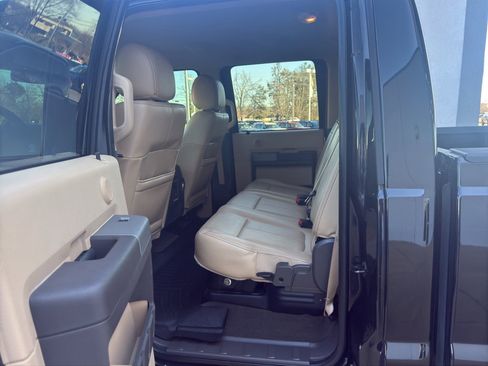 Used 2012 Ford F250 Lariat w/ Lariat Interior Pkg image 9