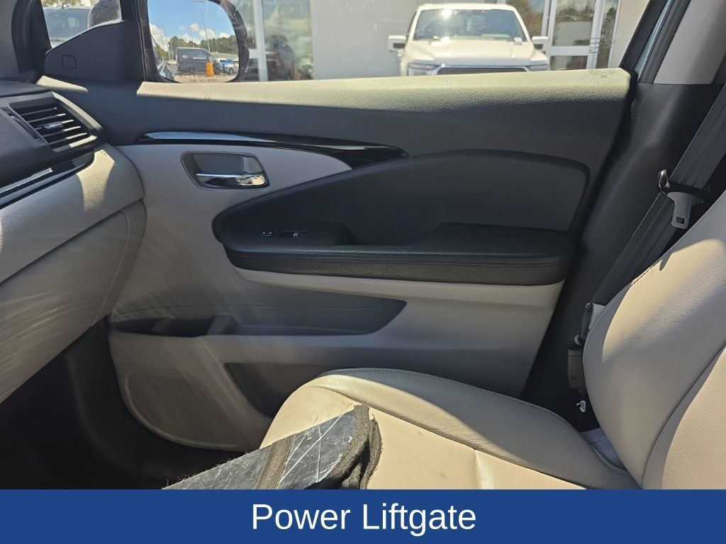 Used 2021 Honda Pilot Touring image 13