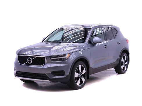 Used 2019 Volvo XC40 T5 Momentum image 1