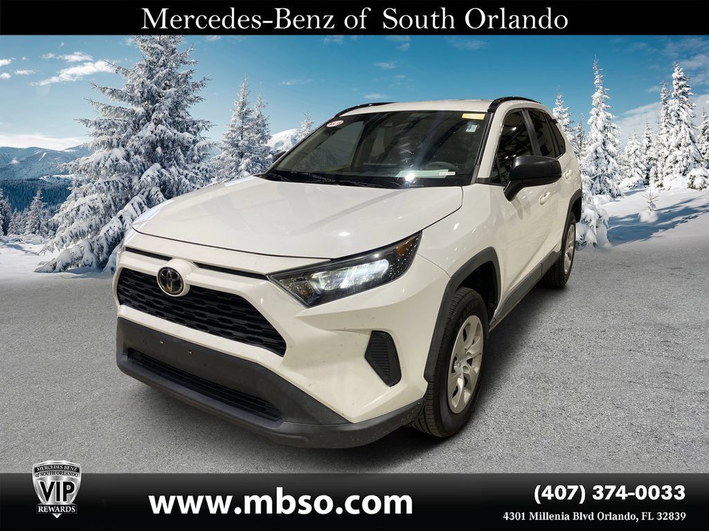 Used 2021 Toyota RAV4 LE AWD/4WD image 9