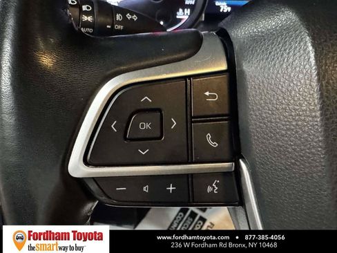 Used 2023 Toyota Highlander XLE AWD/4WD image 22