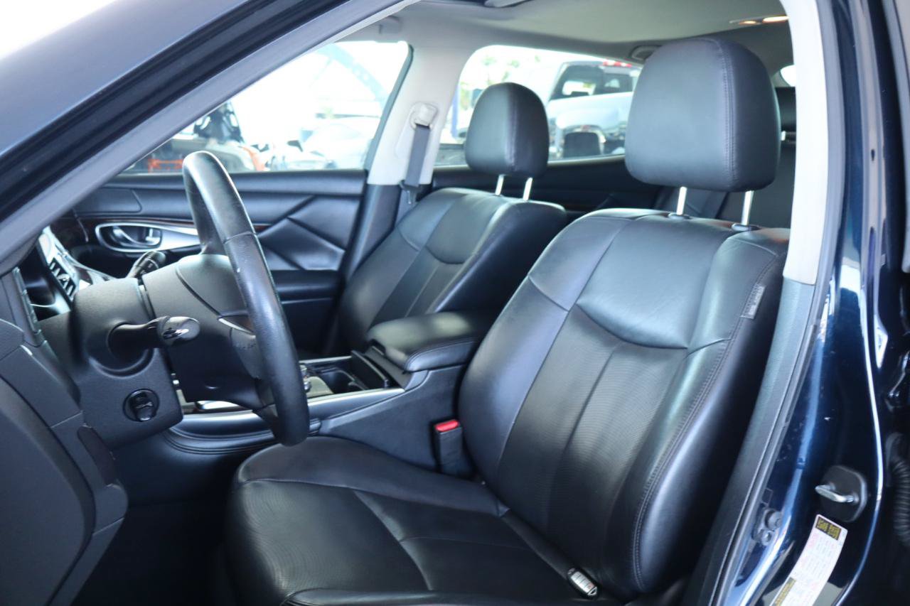 Used 2017 INFINITI Q70 L 3.7 AWD/4WD image 16