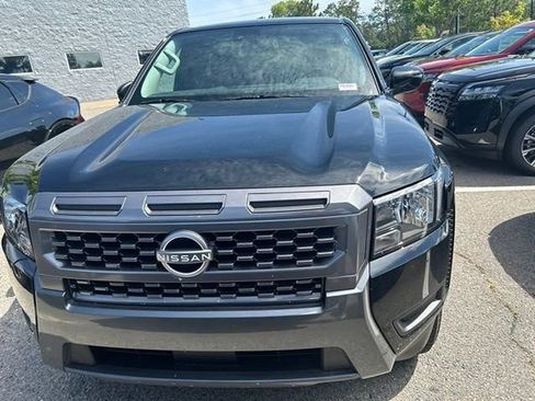 Used 2025 Nissan Frontier SV RWD image 9