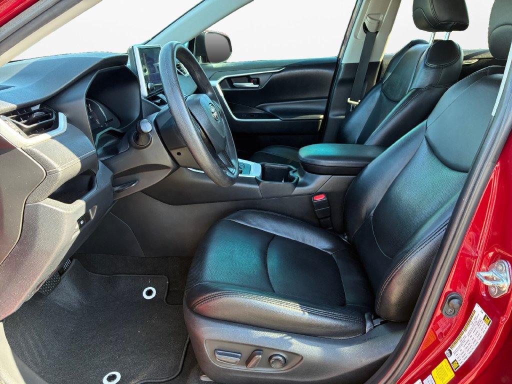 Used 2023 Toyota RAV4 XLE FWD image 18