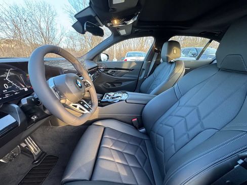 Used 2026 BMW 530i xDrive w/ M Sport Package AWD/4WD image 18