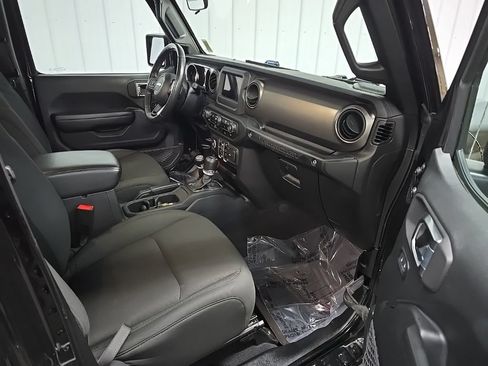Used 2019 Jeep Wrangler Unlimited Sport S AWD/4WD image 15