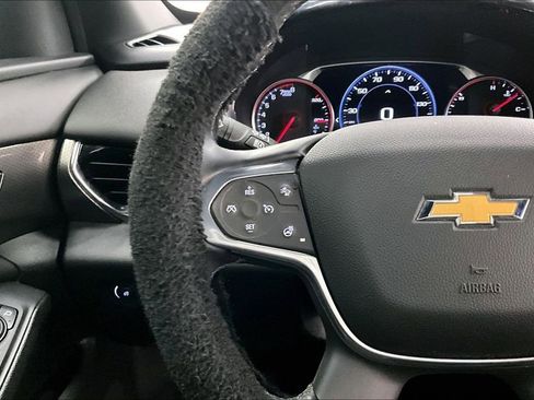 Used 2023 Chevrolet Traverse Premier AWD/4WD image 17