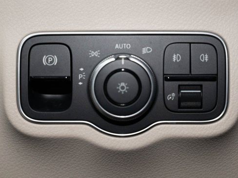Certified 2026 Mercedes-Benz GLB 250 4MATIC image 22