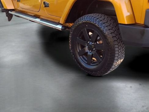 Used 2014 Jeep Wrangler Unlimited Sahara w/ Dual Top Group AWD/4WD image 21