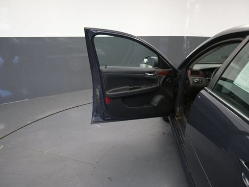 Used 2009 Chevrolet Impala LS FWD image 20