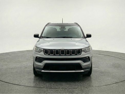 Used 2025 Jeep Compass Limited image 1