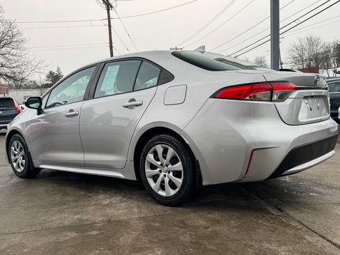 Used 2020 Toyota Corolla LE image 4