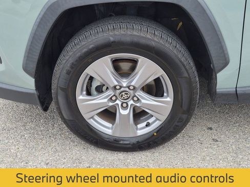 Used 2022 Toyota RAV4 XLE FWD image 12