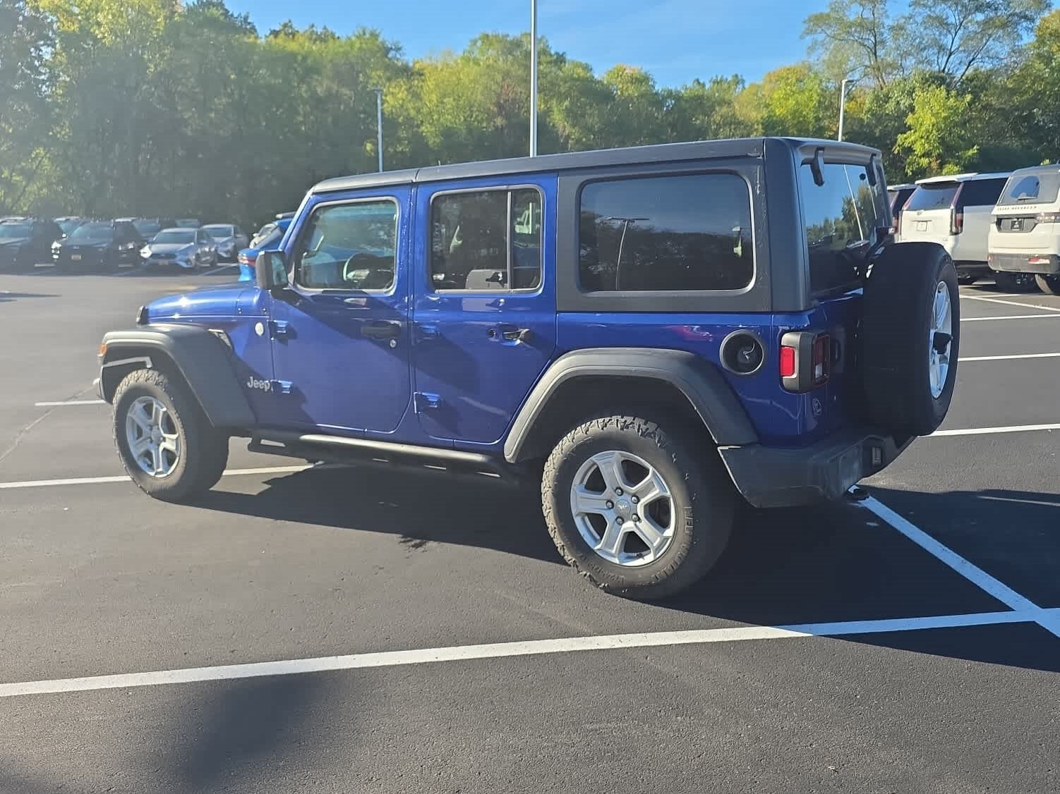 Used 2019 Jeep Wrangler Unlimited Sport S AWD/4WD image 4