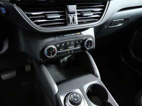 Certified 2025 Ford Escape Active AWD/4WD image 18