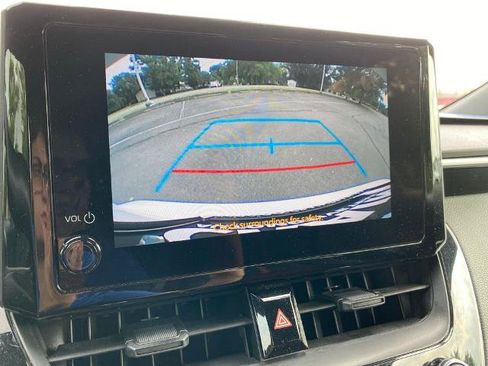 Used 2025 Toyota Corolla SE FWD image 22