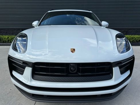 Used 2026 Porsche Macan AWD/4WD image 8