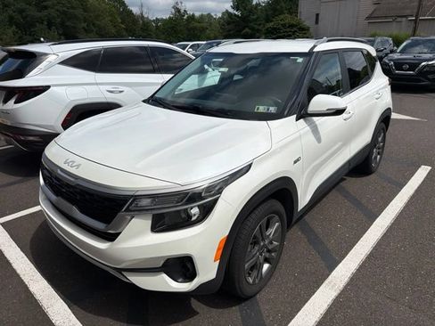 Used 2022 Kia Seltos S AWD/4WD image 2