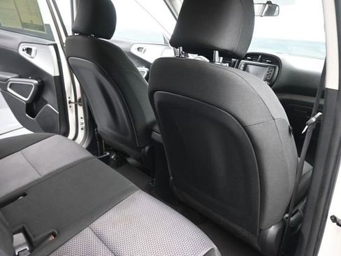 Used 2021 Kia Soul LX FWD image 28
