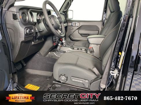 New 2026 Jeep Gladiator Mojave image 11