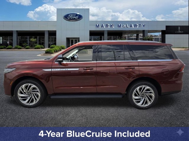 New 2027 Lincoln Navigator Premiere AWD/4WD image 2