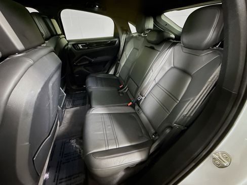 Certified 2022 Porsche Cayenne Coupe image 22