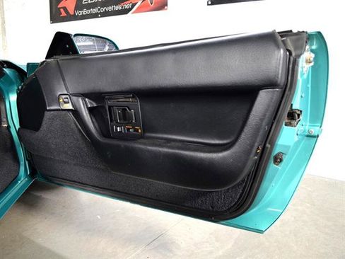 Used 1991 Chevrolet Corvette Convertible image 22