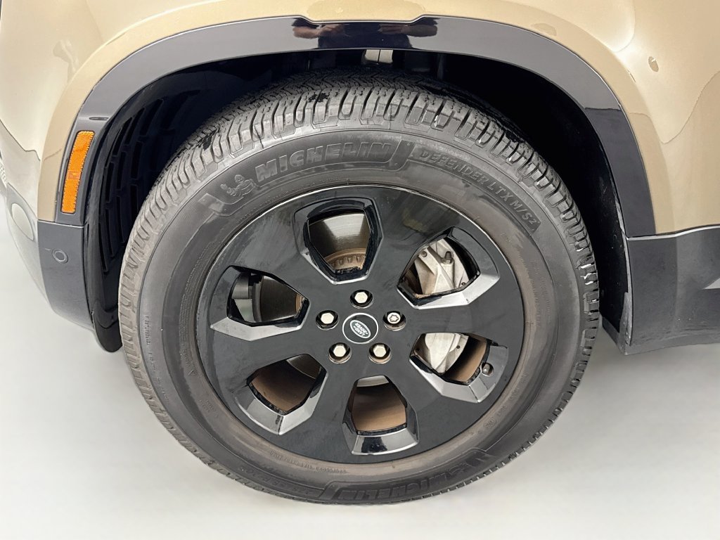 Certified 2022 Land Rover Defender 110 X-Dynamic HSE AWD/4WD image 30