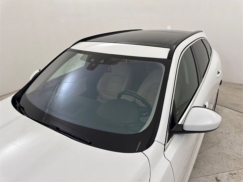 Used 2018 Jaguar F-PACE Prestige image 14