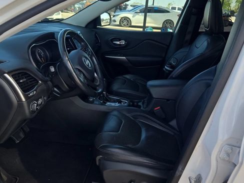 Used 2019 Jeep Cherokee Limited w/ Luxury Group AWD/4WD image 8