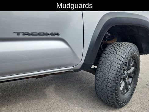 Used 2016 Toyota Tacoma SR5 w/ SR5 Appearance Package (SN) AWD/4WD image 19