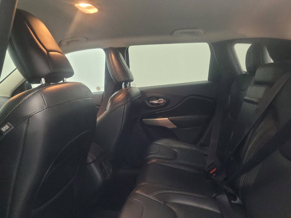 Used 2018 Jeep Cherokee Limited FWD image 18