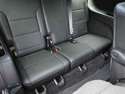 Certified 2025 Chevrolet Traverse LT image 10