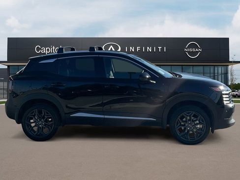 New 2026 Nissan Kicks SR image 5