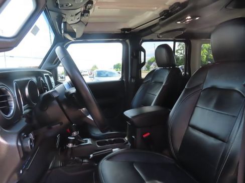 Used 2021 Jeep Wrangler Unlimited Sahara AWD/4WD image 17