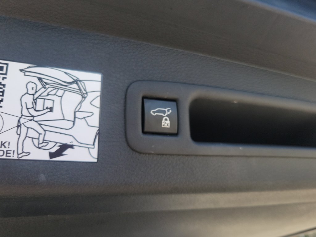 Certified 2022 Toyota Sienna XLE FWD image 37