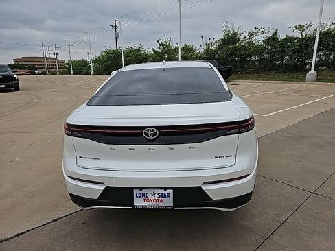 Used 2025 Toyota Crown Limited w/ Advanced Technology Package image 4