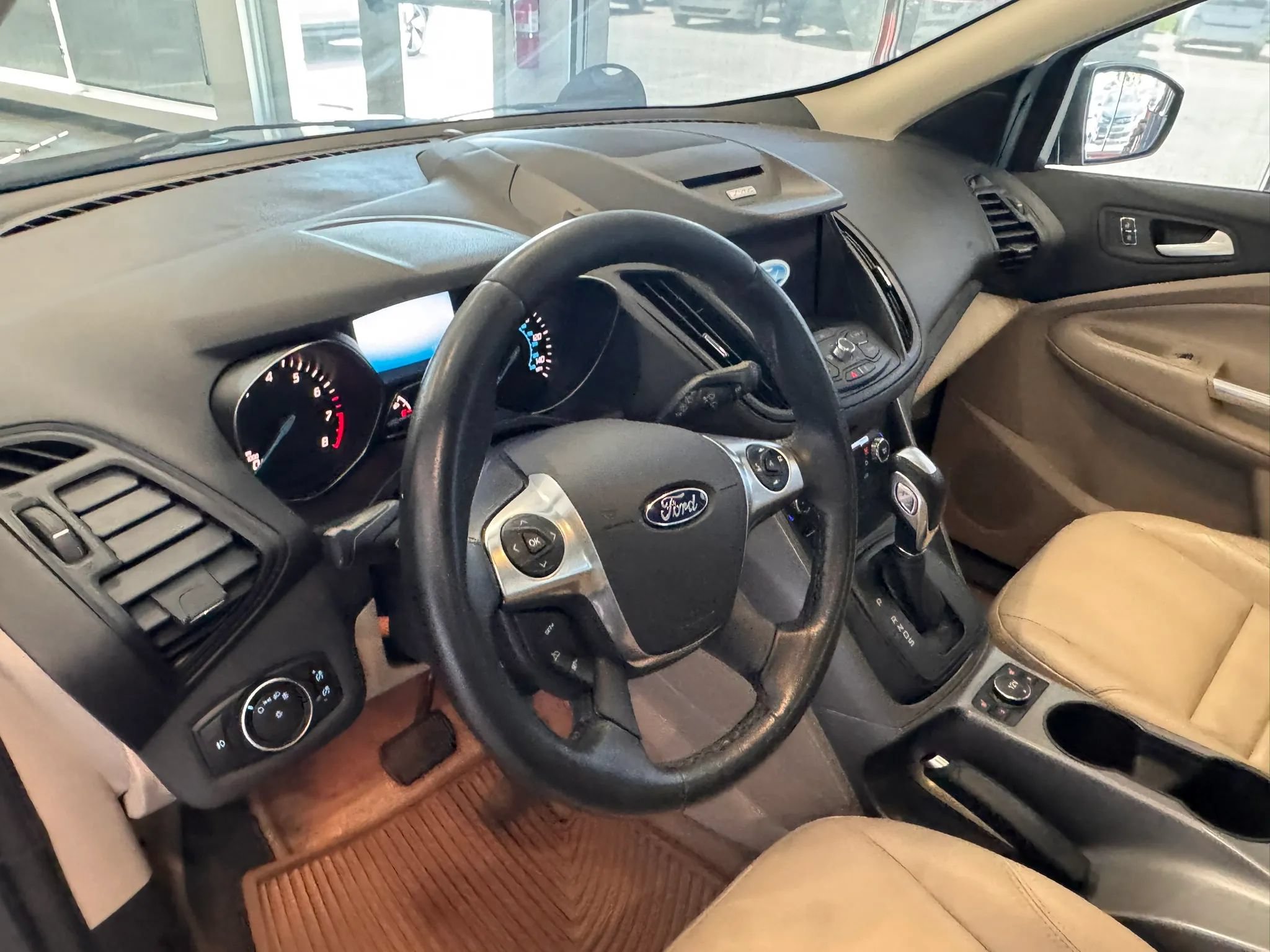 Used 2016 Ford Escape SE w/ SE Leather Comfort Package FWD image 27