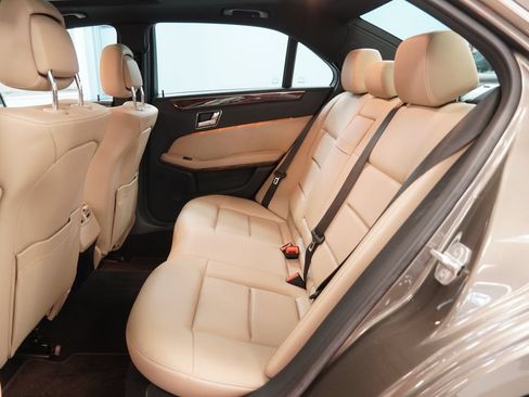 Used 2010 Mercedes-Benz E 350 Sedan image 27
