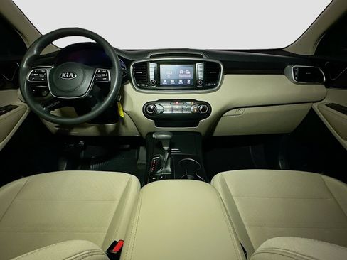 Used 2020 Kia Sorento LX AWD/4WD image 9