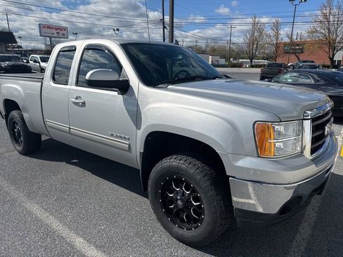 Used 2011 GMC Sierra 1500 SLT w/ Suspension Package, Off-Road image 14